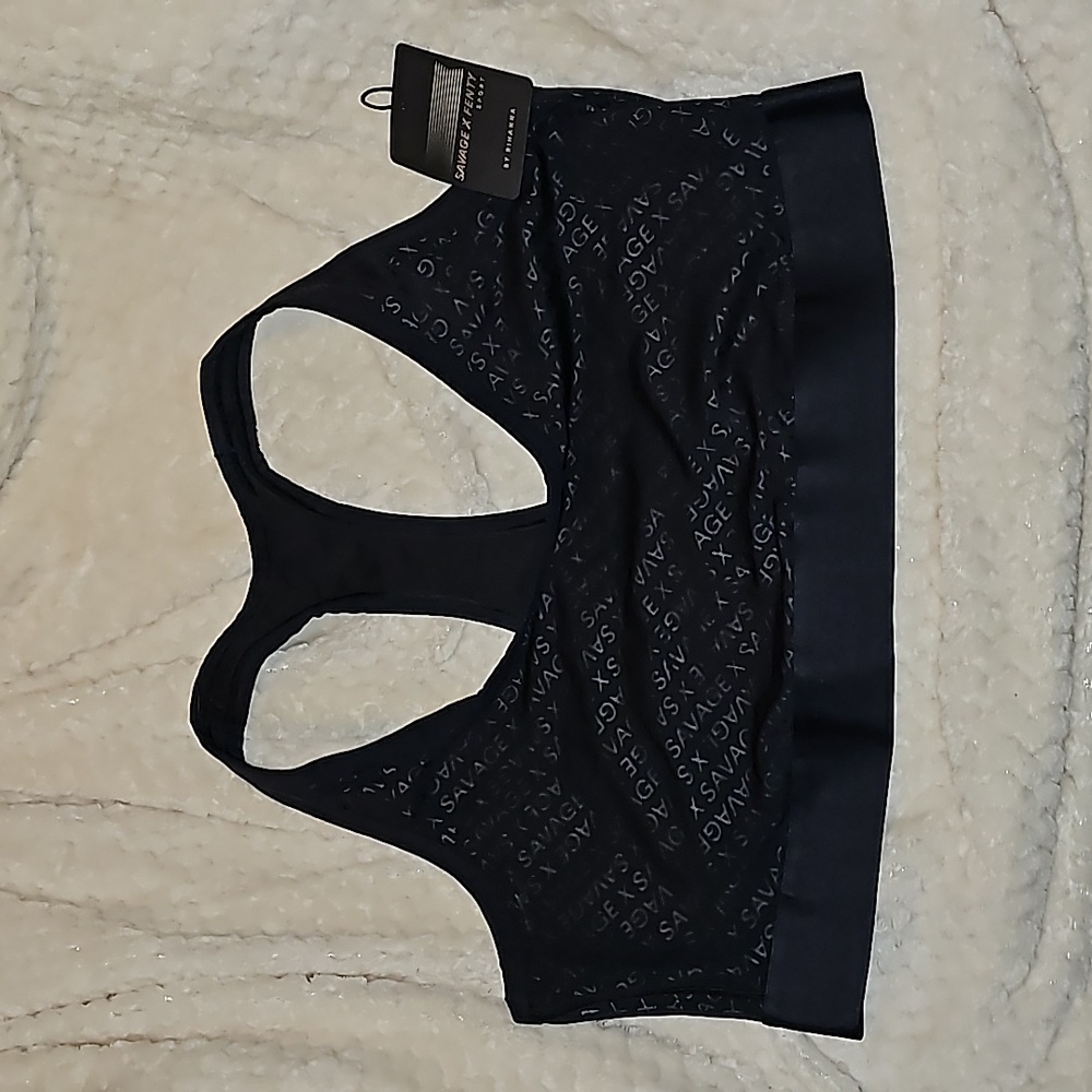 NWT savage x fenty Lineup Low-Impact Sports Bra